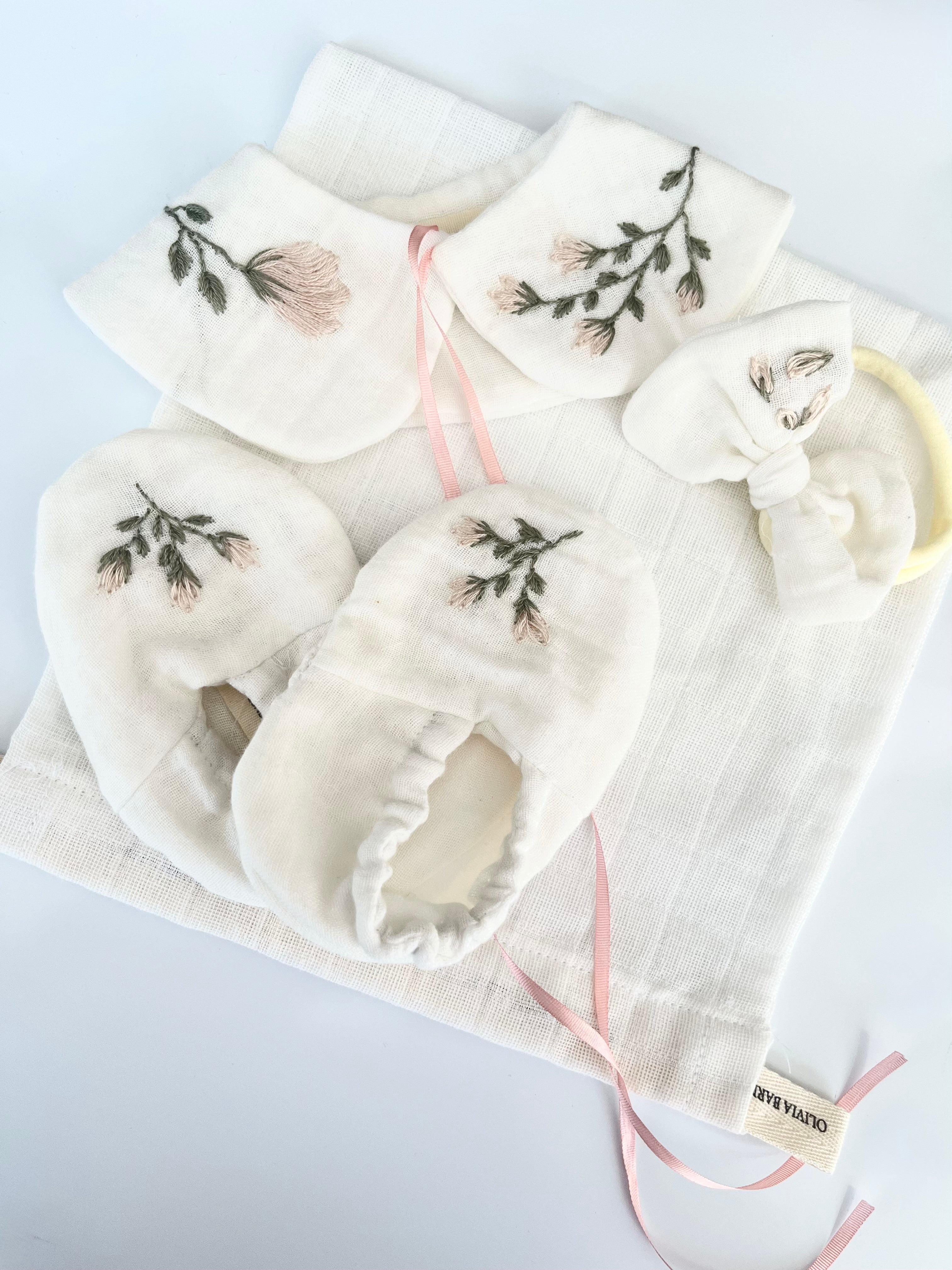 CAMELLIA BABY BLOOM YAKA & PATİK SETİ
