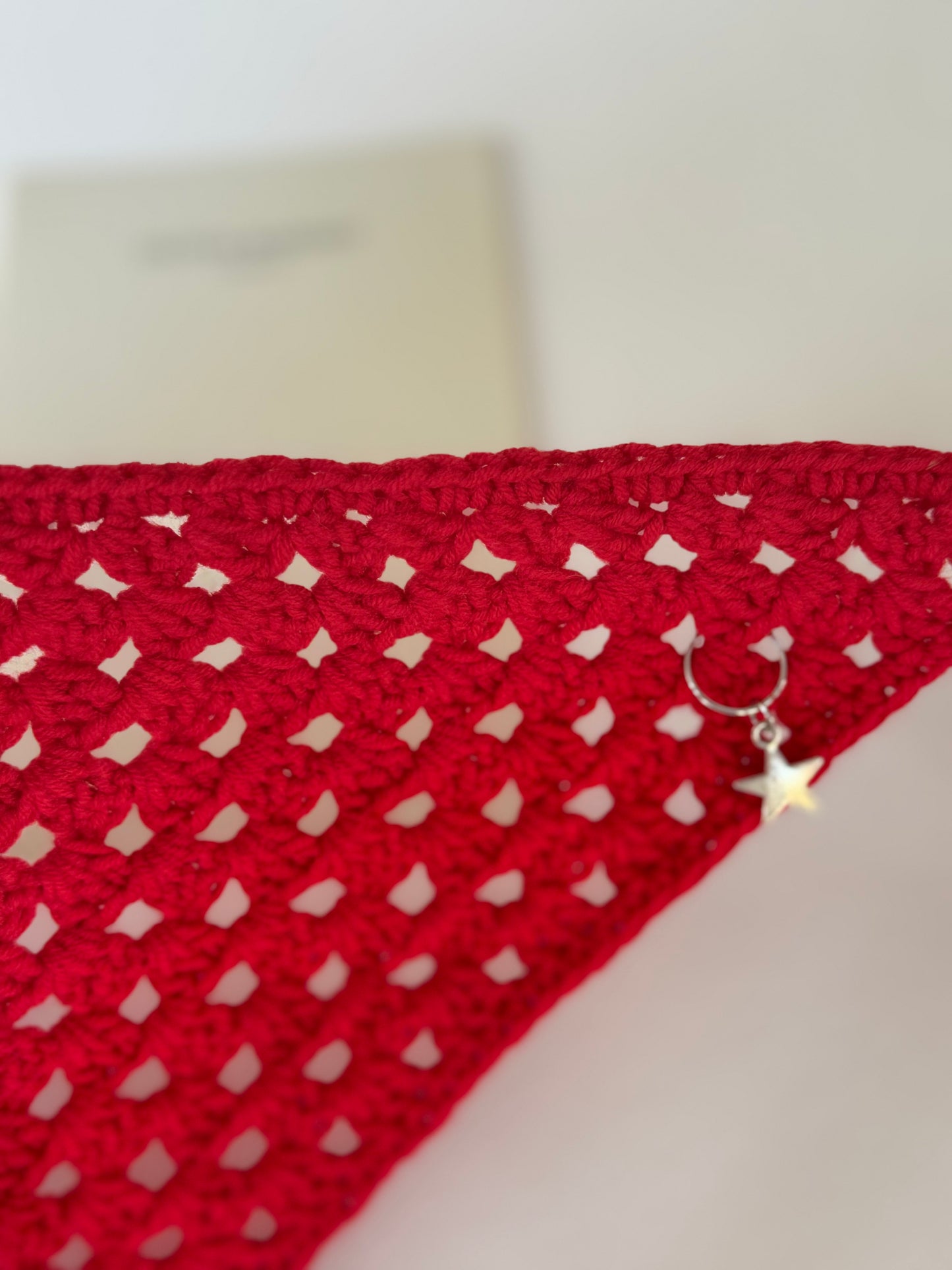 SCARLET CROCHET BANDANA