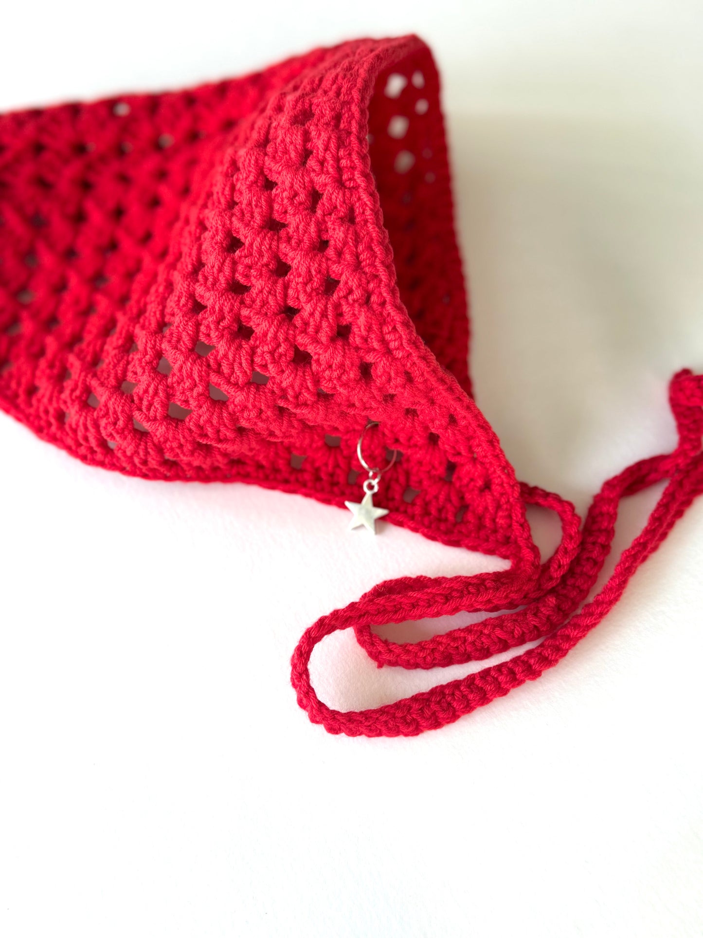 SCARLET CROCHET BANDANA