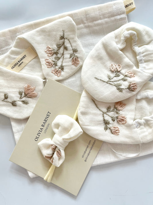 CAMELLIA BABY BLOOM YAKA & PATİK SETİ