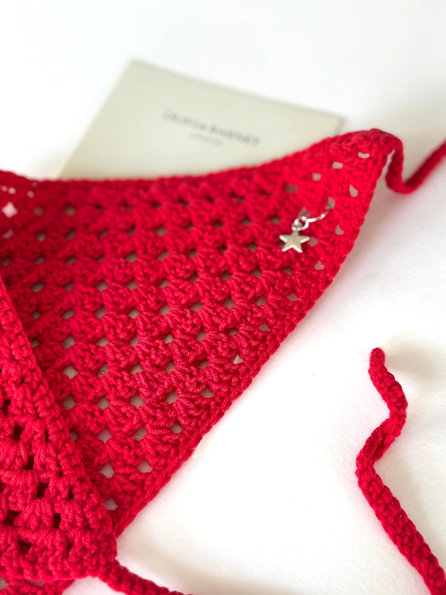 SCARLET CROCHET BANDANA
