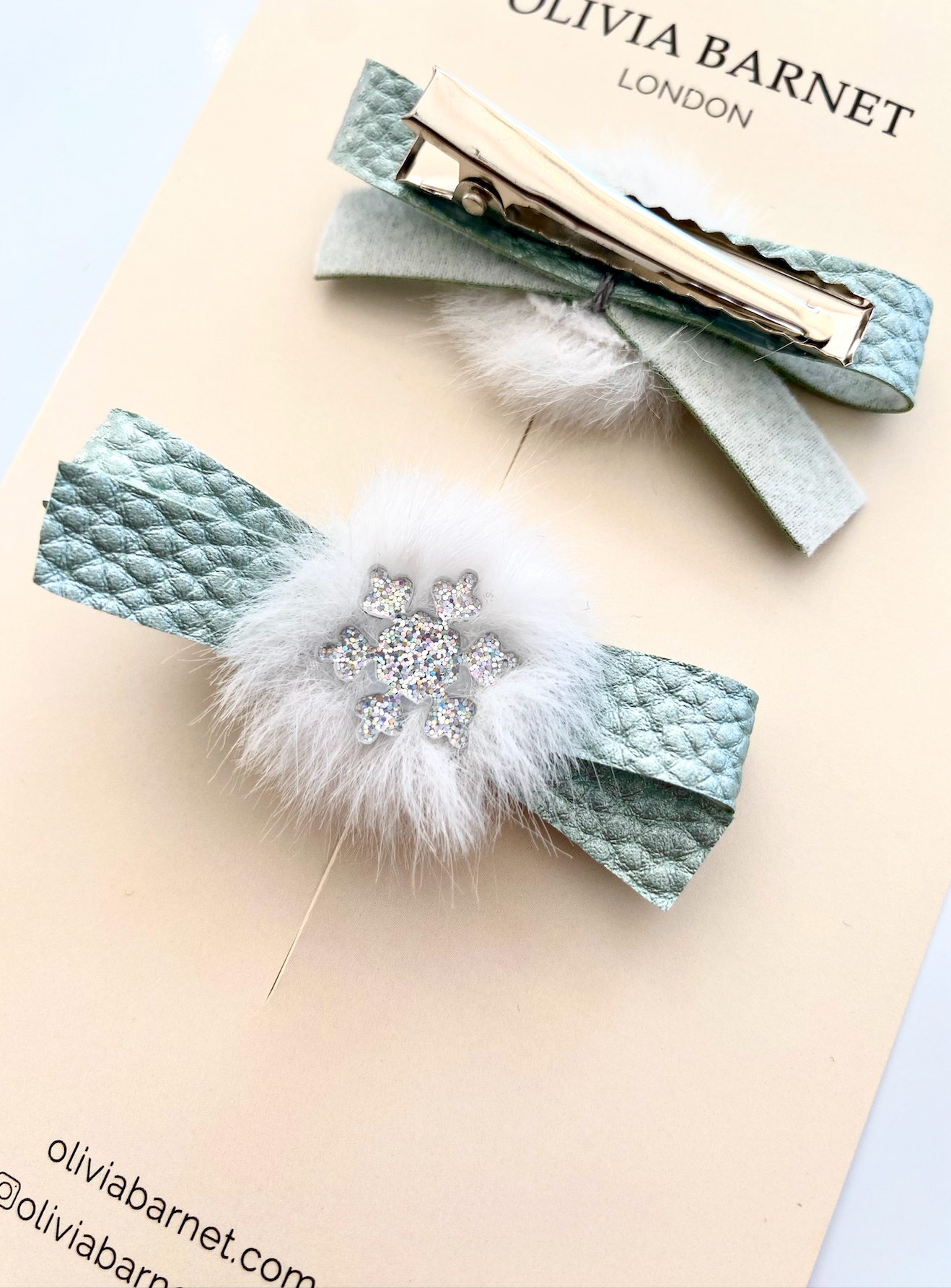 WINTER POM SAÇ KLİPSİ